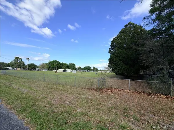 9095 N Crisney PT, Crystal River, FL 34428