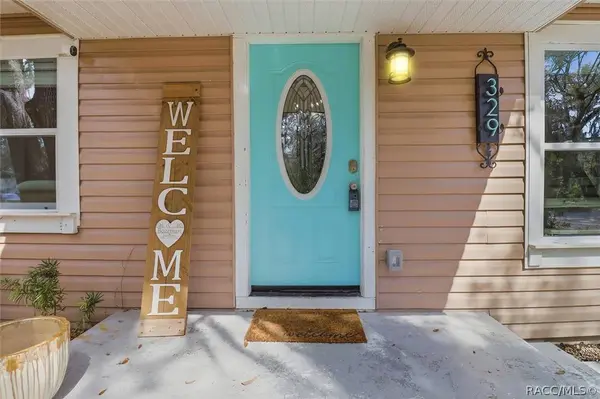 329 NE 10th ST, Crystal River, FL 34428