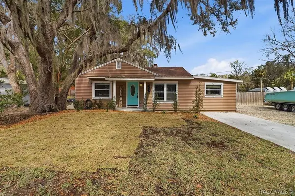 329 NE 10th ST, Crystal River, FL 34428