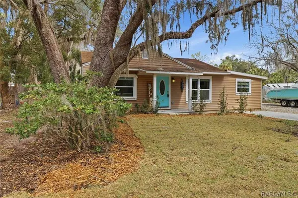 329 NE 10th ST, Crystal River, FL 34428