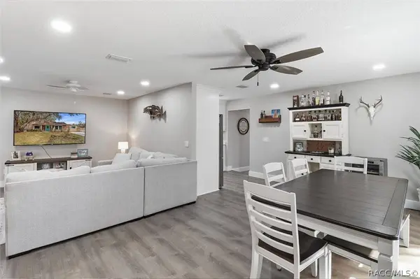 329 NE 10th ST, Crystal River, FL 34428