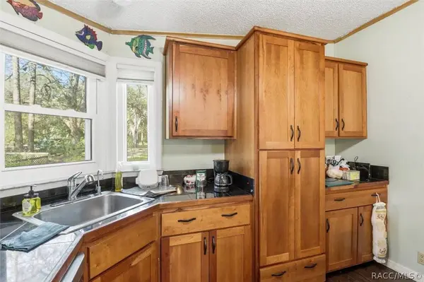 65 Park ST, Inglis, FL 34449