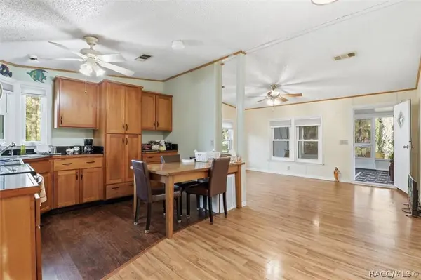 65 Park ST, Inglis, FL 34449