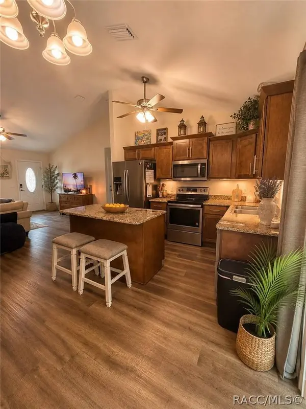 1167 W Hedgewood LN, Dunnellon, FL 34434