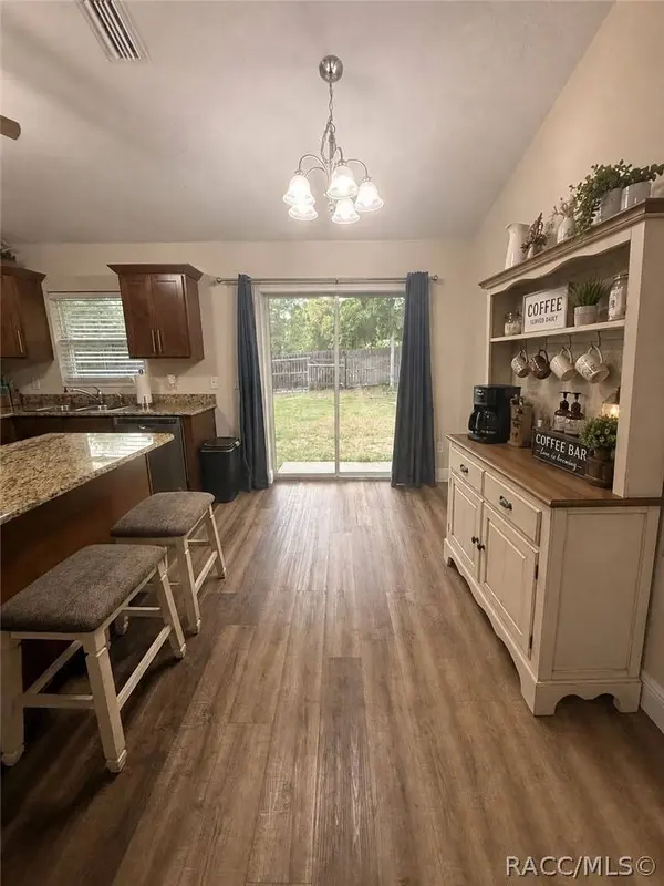 1167 W Hedgewood LN, Dunnellon, FL 34434