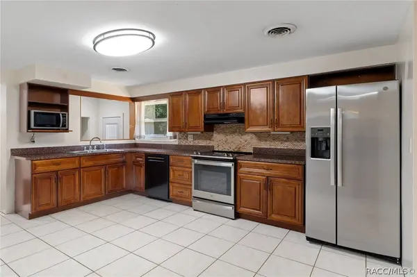 892 E Victoria LN, Holder, FL 34445