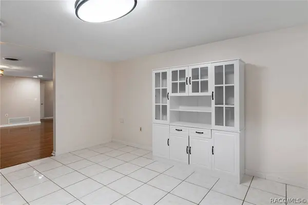 892 E Victoria LN, Holder, FL 34445