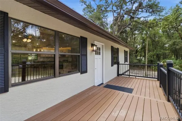 8601 N Maple AVE, Crystal River, FL 34428