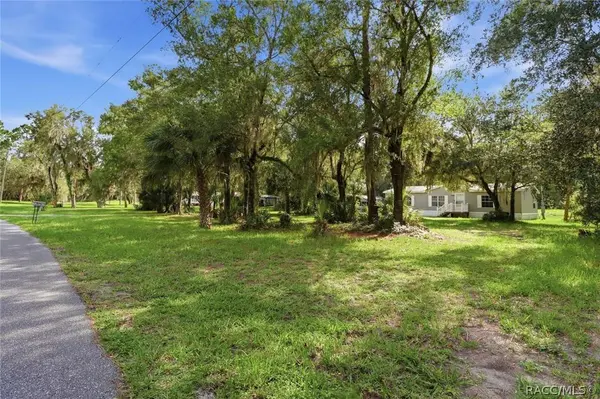 10220 W Pamondeho CIR, Crystal River, FL 34428