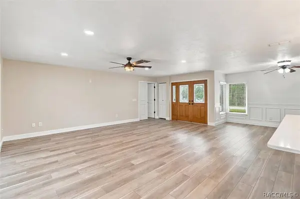 220 SE Kings Bay DR, Crystal River, FL 34429