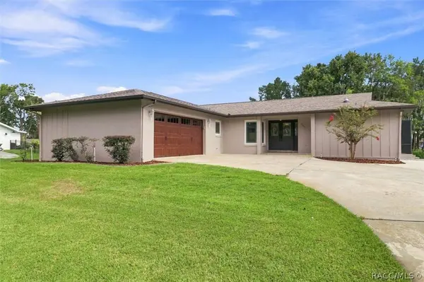 220 SE Kings Bay DR, Crystal River, FL 34429