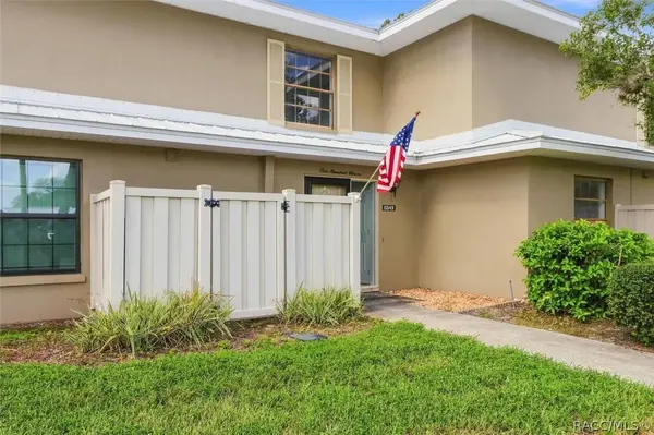 11549 W Bayshore DR, Crystal River, FL 34429
