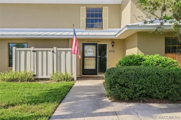 11549 W Bayshore DR, Crystal River, FL 34429