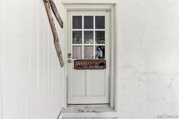 27 Magnolia AVE, Yankeetown, FL 34498
