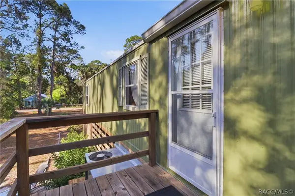 24 62nd ST, Yankeetown, FL 34498