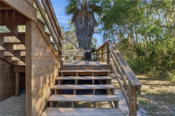 24 62nd ST, Yankeetown, FL 34498