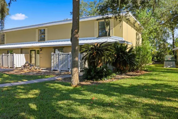 11328 W BAYSHORE DR, Crystal River, FL 34429