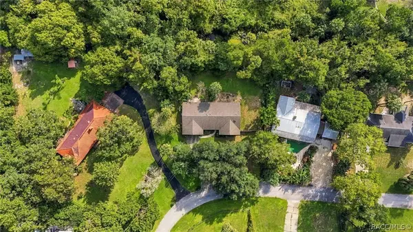 32 Palm Circle DR, Inglis, FL 34449