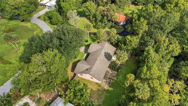 32 Palm Circle DR, Inglis, FL 34449