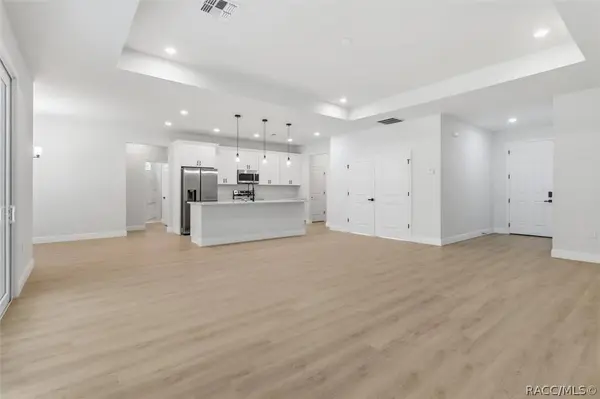 12 Apple CT, Homosassa, FL 34446