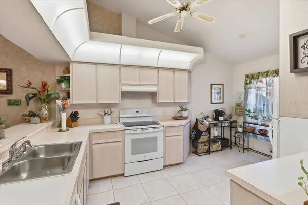 2052 FOREST DR, Inverness, FL 34453
