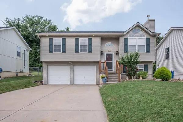 5734 NE Barnes AVE, Kansas City, MO 64119