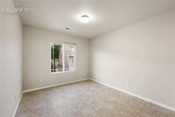 1479 Madison Ridge Heights #B, Colorado Springs, CO 80904