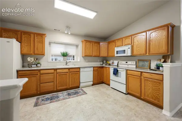 1479 Madison Ridge Heights #B, Colorado Springs, CO 80904