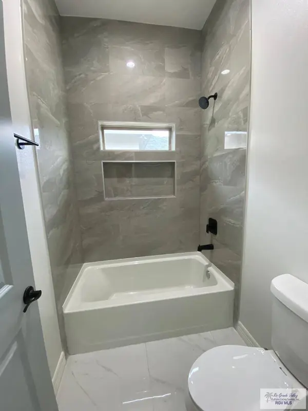 4667 River Oak Cir, Brownsville, TX 78520