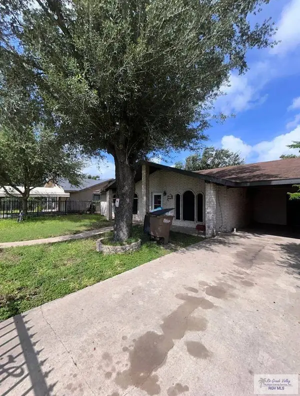 FIRST F St, Donna, TX 78537