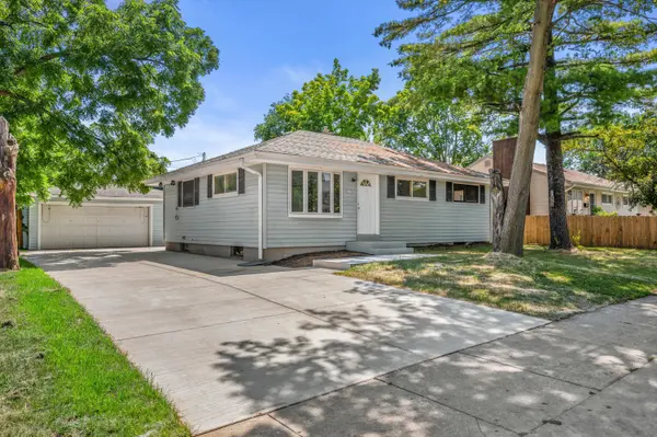 6105 W Arizona Ct, Milwaukee, WI 53219-3005