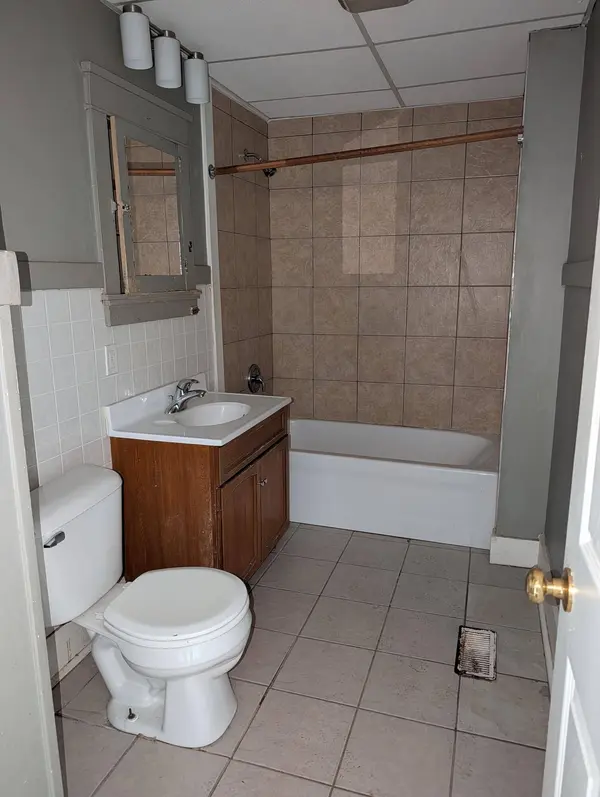 3010 17th St, Racine, WI 53405