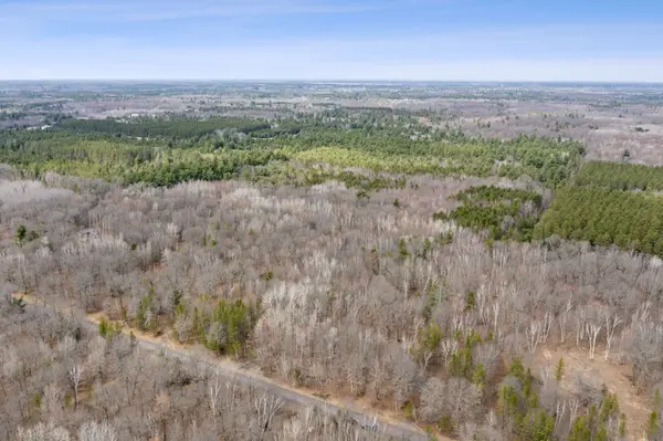 7108 Oakwood Pkwy, Webster, WI 54893