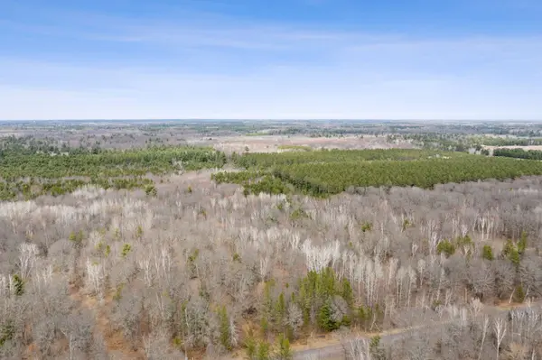 7108 Oakwood Pkwy, Webster, WI 54893