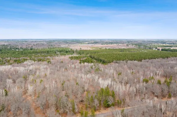 7108 Oakwood Pkwy, Webster, WI 54893