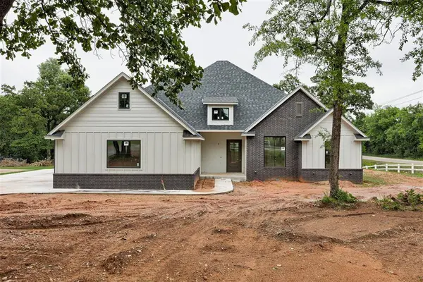 30 N Oaks RD, Harrah, OK 73045