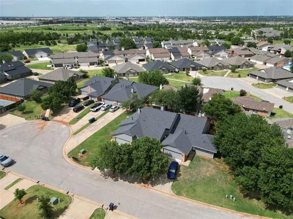 415 Vail CIR