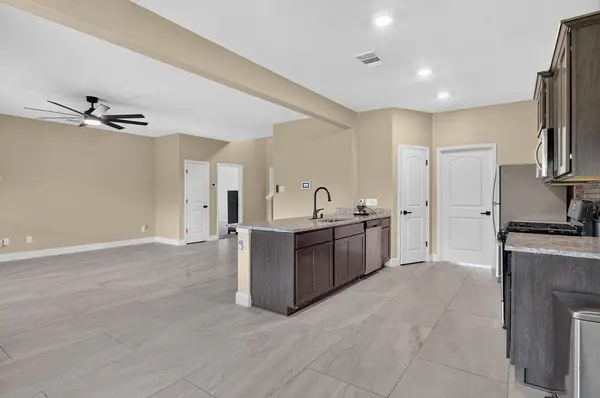 1420 Sunkiss DR, Fort Worth, TX 76140