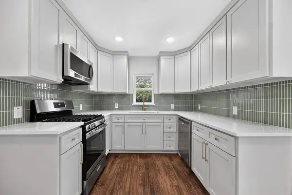409 S Barnett AVE, Dallas, TX 75211