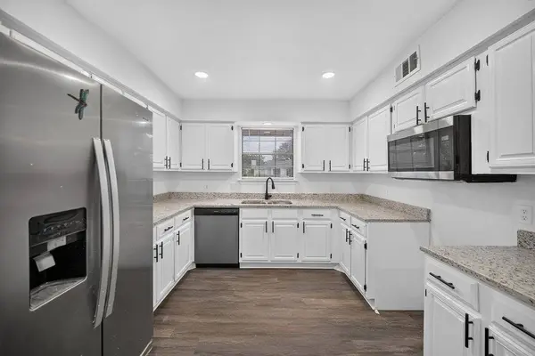 1715 Jenkins LN, Glenn Heights, TX 75154