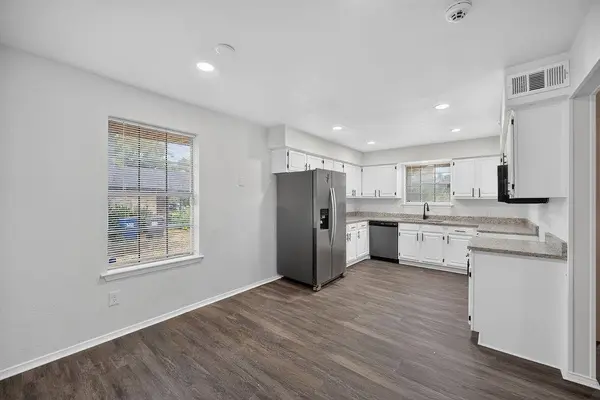 1715 Jenkins LN, Glenn Heights, TX 75154