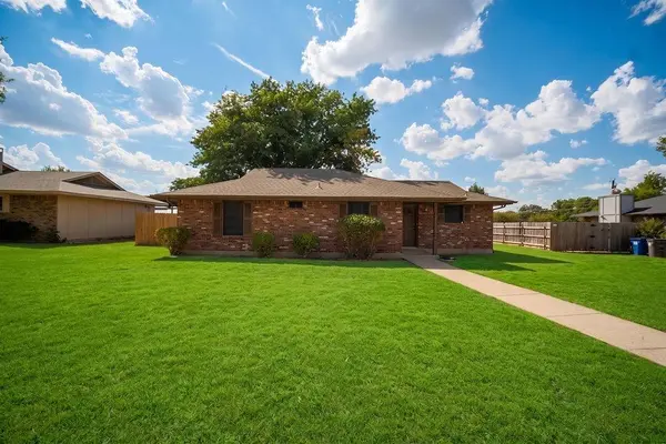 1715 Jenkins LN