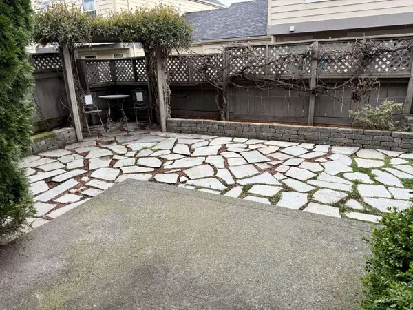 2221 Dollarhide WAY, Ashland, OR 97520