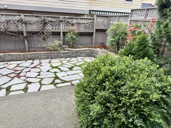 2221 Dollarhide WAY, Ashland, OR 97520