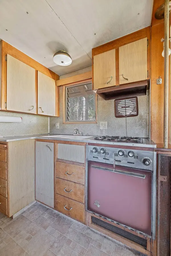 189 Finch RD, Kerby, OR 97531