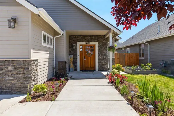 1788 Harbeck RD, Grants Pass, OR 97527