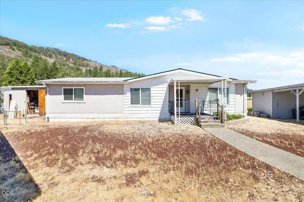 315 Evans Creek RD #UNIT 6, Rogue River, OR 97537