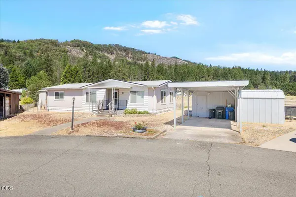 315 Evans Creek RD #UNIT 6, Rogue River, OR 97537