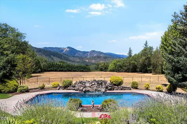 3396 Foots Creek RD, Gold Hill, OR 97525