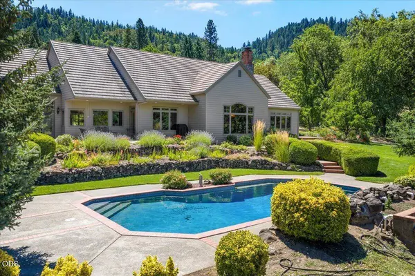 3396 Foots Creek RD, Gold Hill, OR 97525